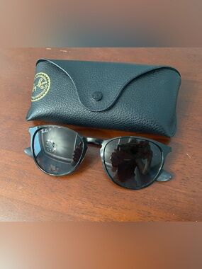 Ray-Ban Black Frame Polarized Sunglasses with Case